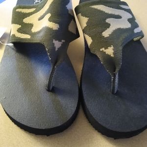 Women's Sandals/ Camo Print Flip flops